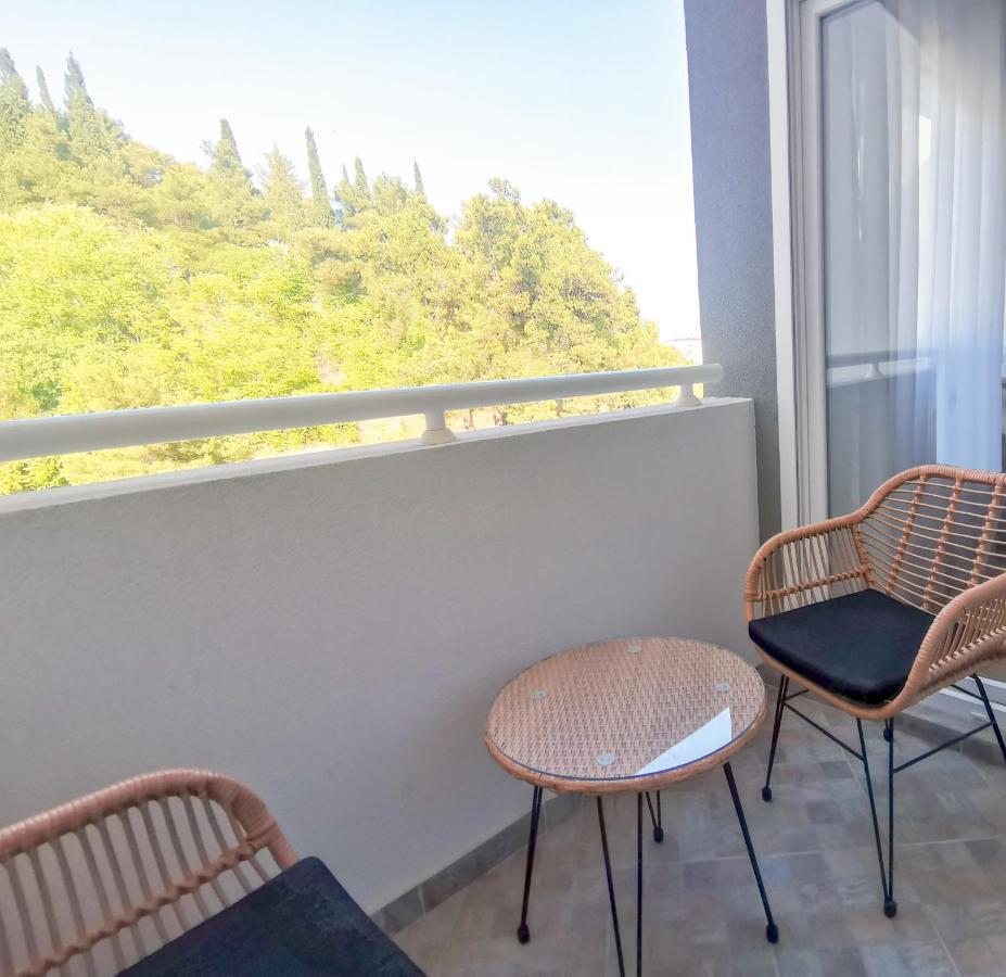 פודגוריצה Cozy One-Bedroom Apartment At Ljubovic Park מראה חיצוני תמונה